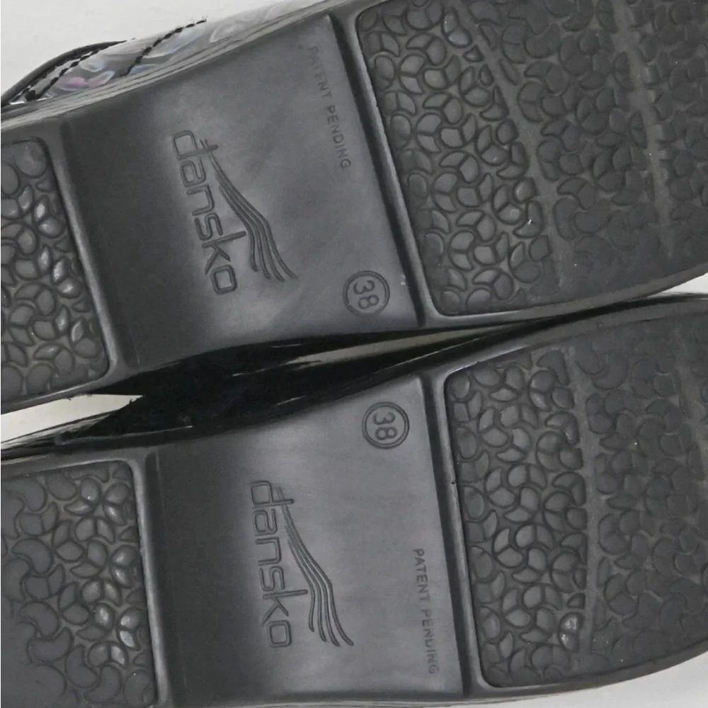 Dansko Professional XP 2.0 Night Rose Patent Leather clogs. - Picture 7 of 8